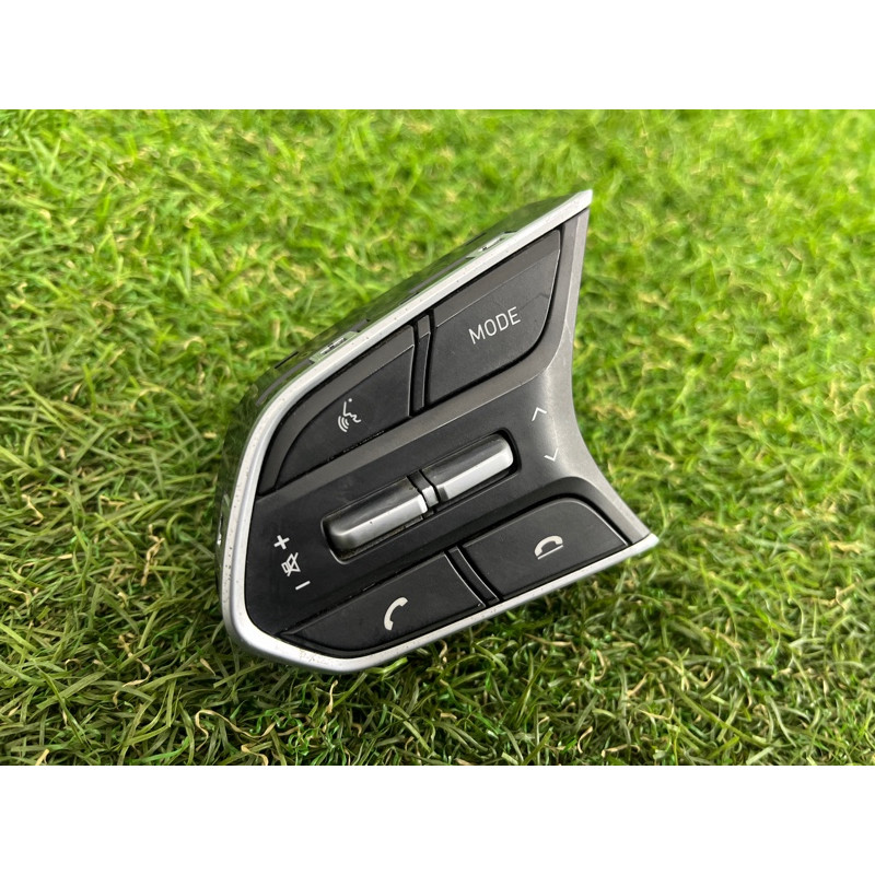 Кнопки керма (електрика / кнопки) Hyundai Santa Fe TM 2019 2.4GDI 96710S1030VCS