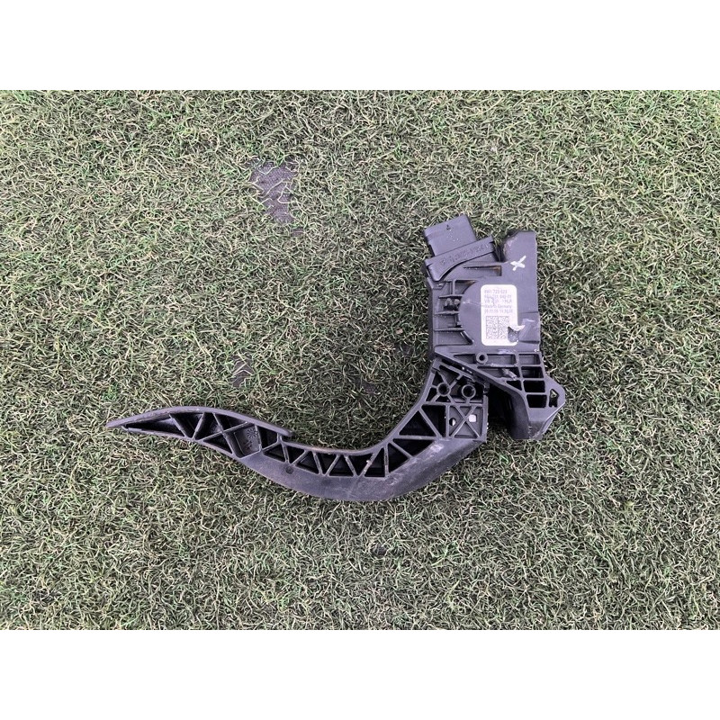 Педаль газа (электрика двигателя) AUDI A4 B9 2017 2.0 8W1723523