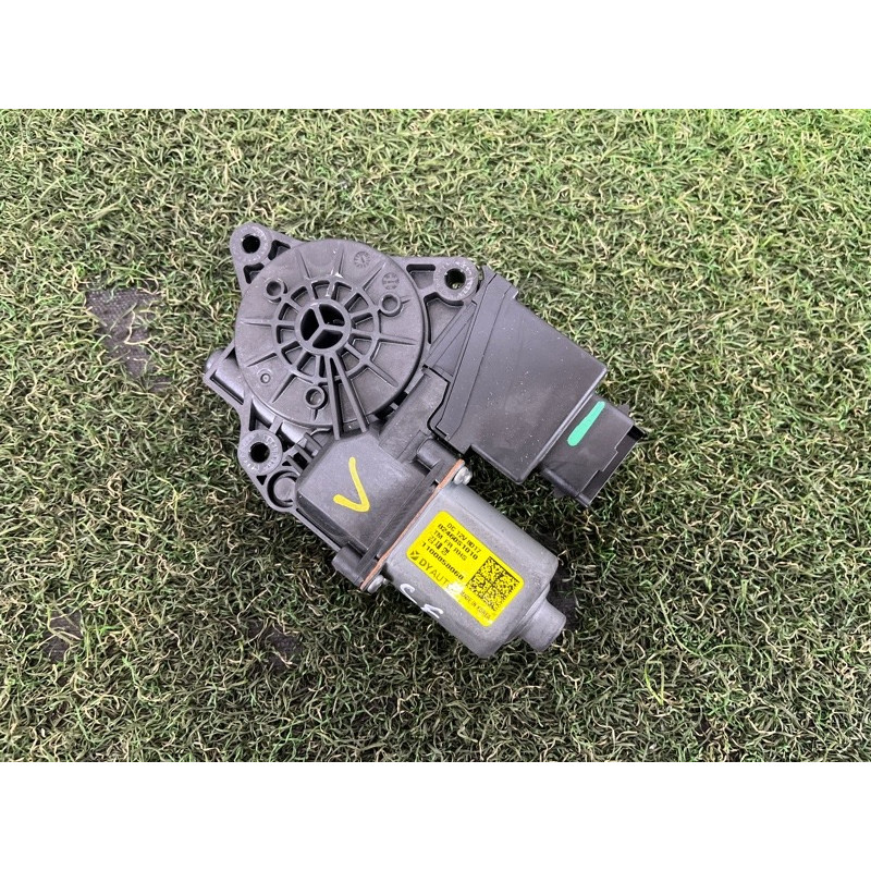 Мотор стеклоподъемника (электрика) Hyundai Santa Fe TM 2019 2.0 GDi Turbo 82460S1010