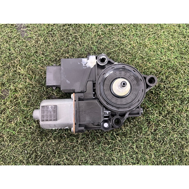 Мотор стеклоподъемника (электрика) Hyundai Santa Fe TM 2019 2.0 GDi Turbo 82460S1010