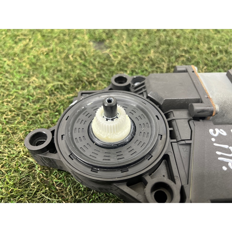 Мотор стеклоподъемника (электрика) Hyundai Santa Fe TM 2019 2.4GDI 82460S1010