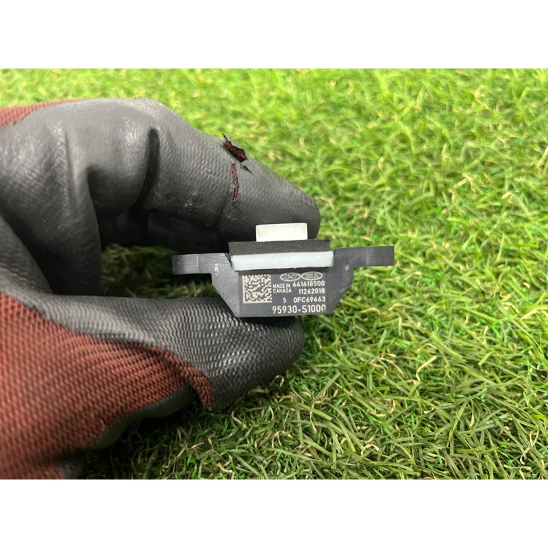 Датчик удару дверей (airbag/безопасность) Hyundai Santa Fe TM 2019 2.0 GDi Turbo 95930S1000