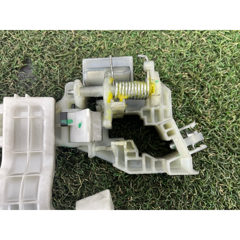 Кронштейн ручки двери (кузов и элементы) Hyundai Ioniq AE 2021 1.6 Hybrid 83655G2000