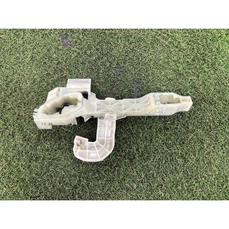 Кронштейн ручки двери (кузов и элементы) Hyundai Ioniq AE 2021 1.6 Hybrid 83655G2000