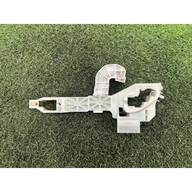 Кронштейн ручки двери (кузов и элементы) Hyundai Ioniq AE 2021 1.6 Hybrid 83655G2000