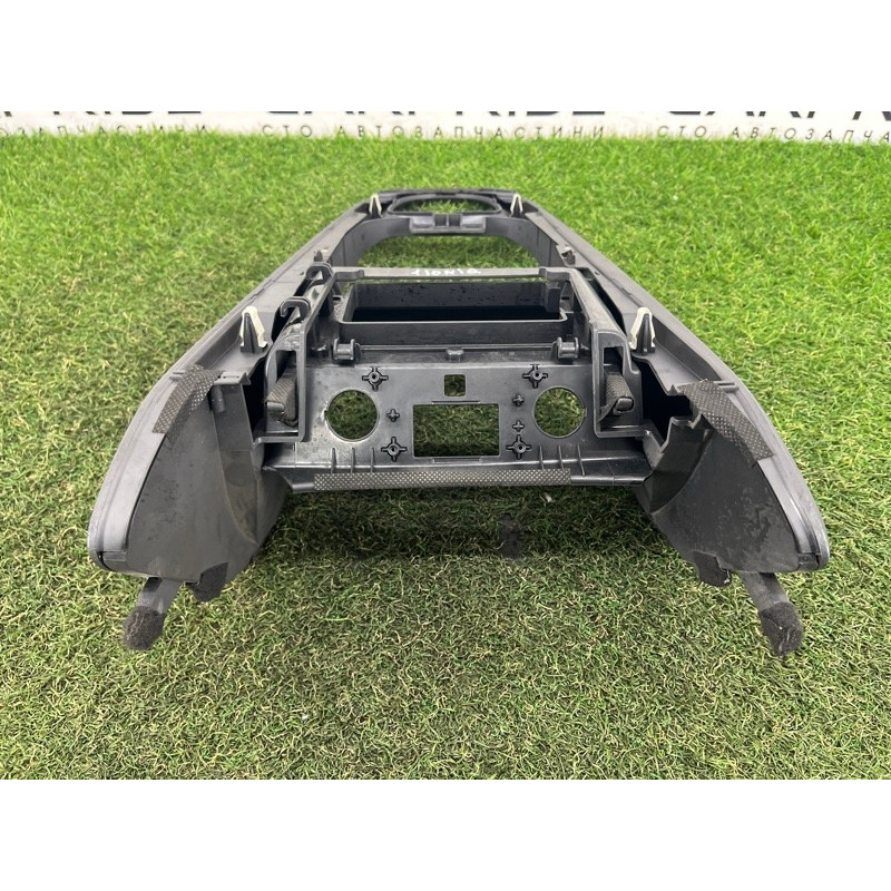 Накладка центральной консоли (салон) Hyundai Ioniq AE 2021 1.6 Hybrid 84616G2000T9Y