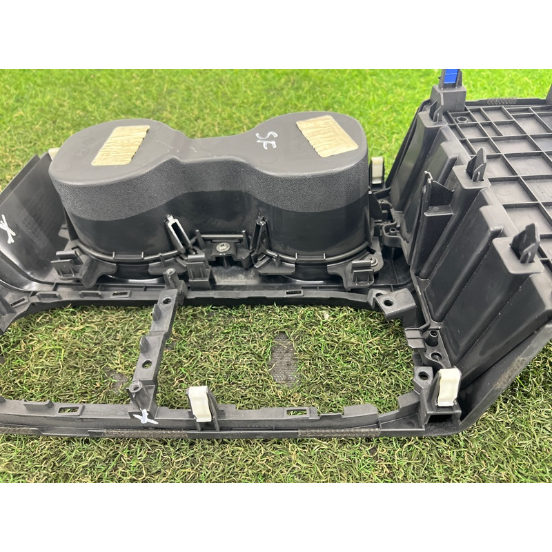 Накладка центральной консоли (салон) Hyundai Santa Fe TM 2019 2.4GDI 84650S2000UMB