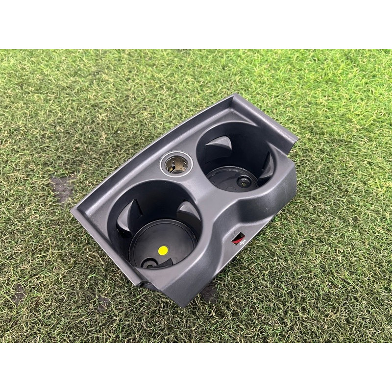 Підстаканник (салон) BMW 5-series G30 2017 2.0 B46B20 51166833813