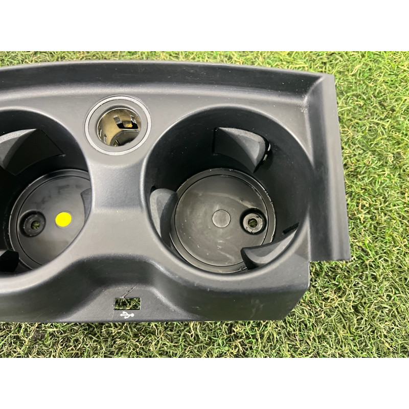 Підстаканник (салон) BMW 5-series G30 2017 2.0 B46B20 51166833813