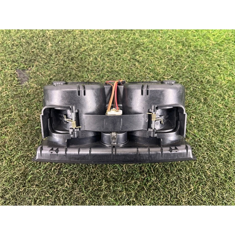 Підстаканник (салон) BMW 5-series G30 2017 2.0 B46B20 51166833813