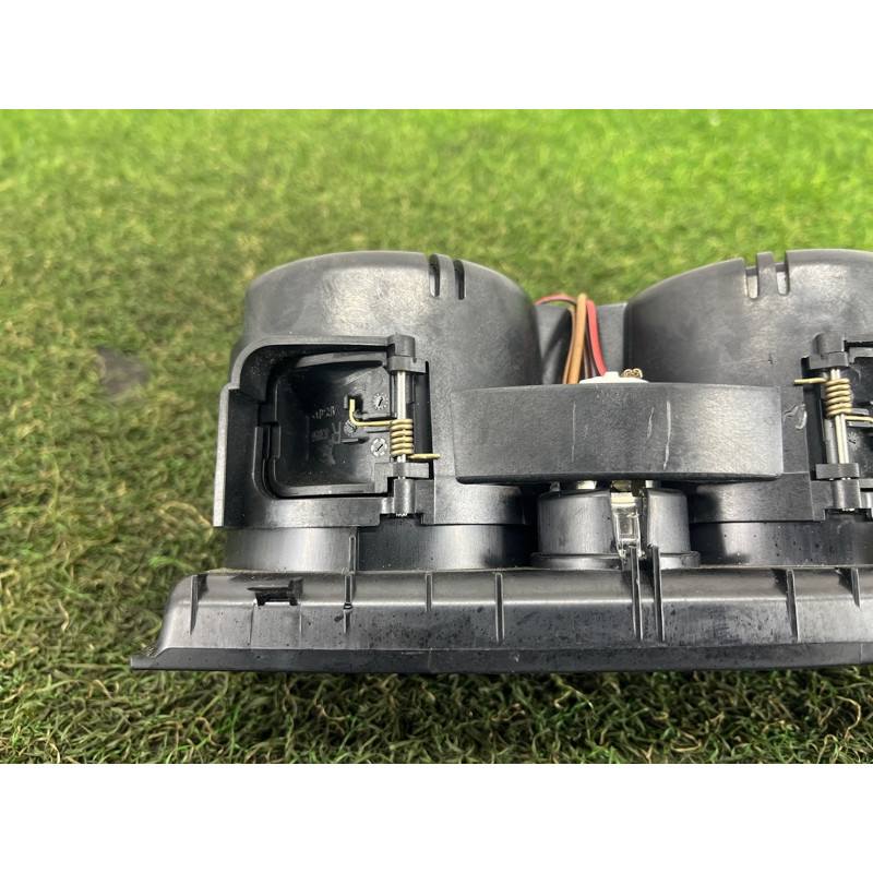 Підстаканник (салон) BMW 5-series G30 2017 2.0 B46B20 51166833813