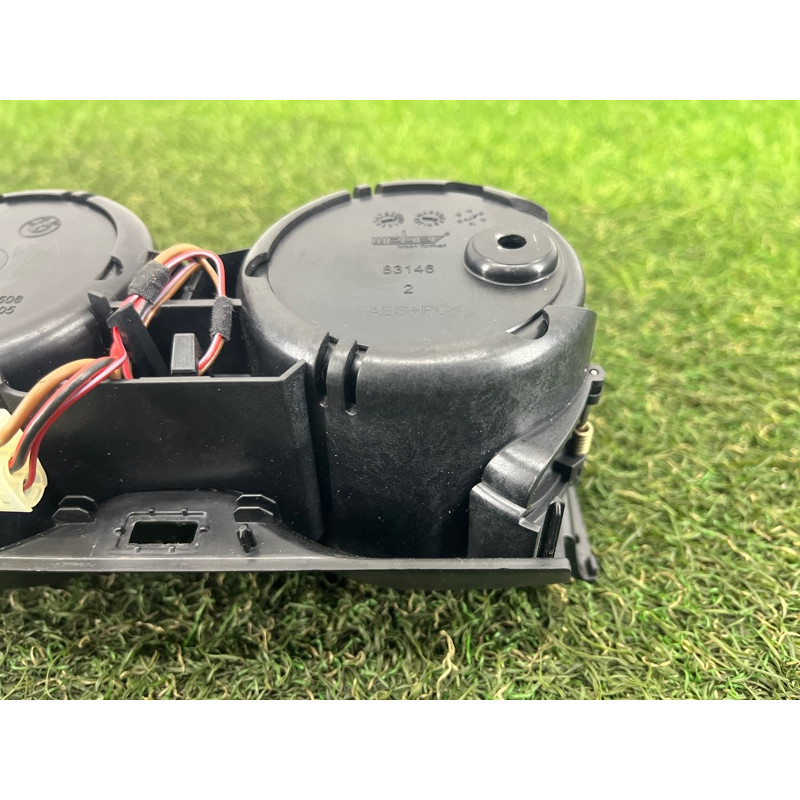 Підстаканник (салон) BMW 5-series G30 2017 2.0 B46B20 51166833813