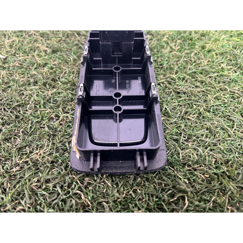 Кнопка стеклоподъемника (электрика / кнопки) BMW 2-series F22 2015 2.0 61319208107