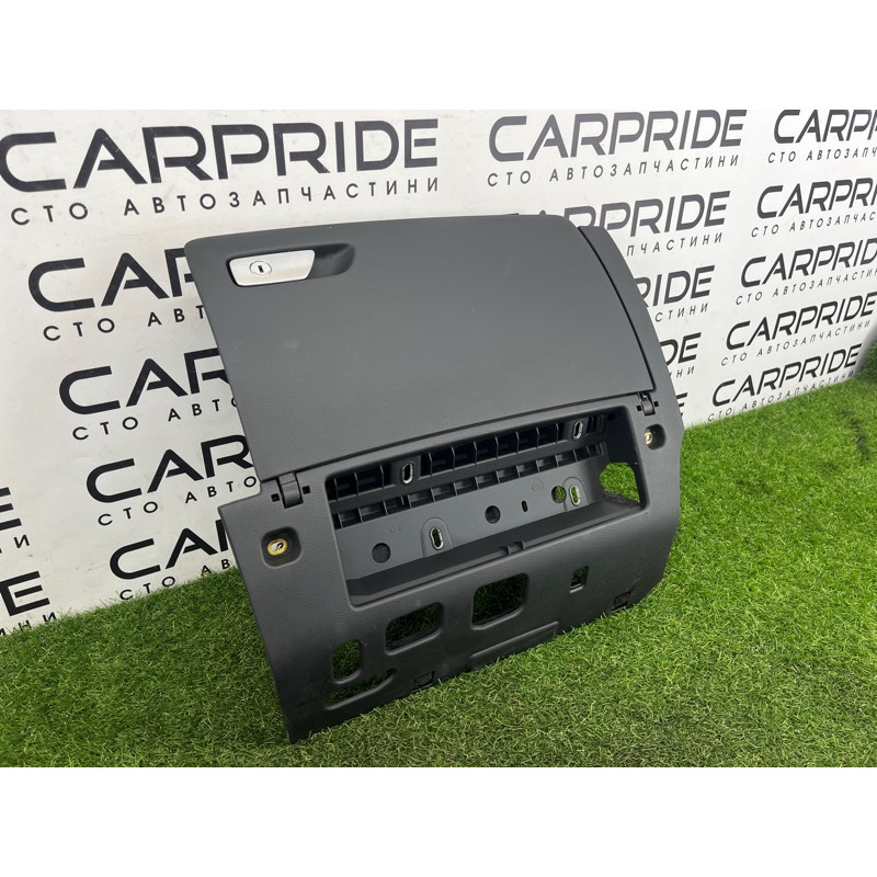Бардачок (салон) AUDI A3 8V 2018 2.0 CZRA 8V5880302A6PS