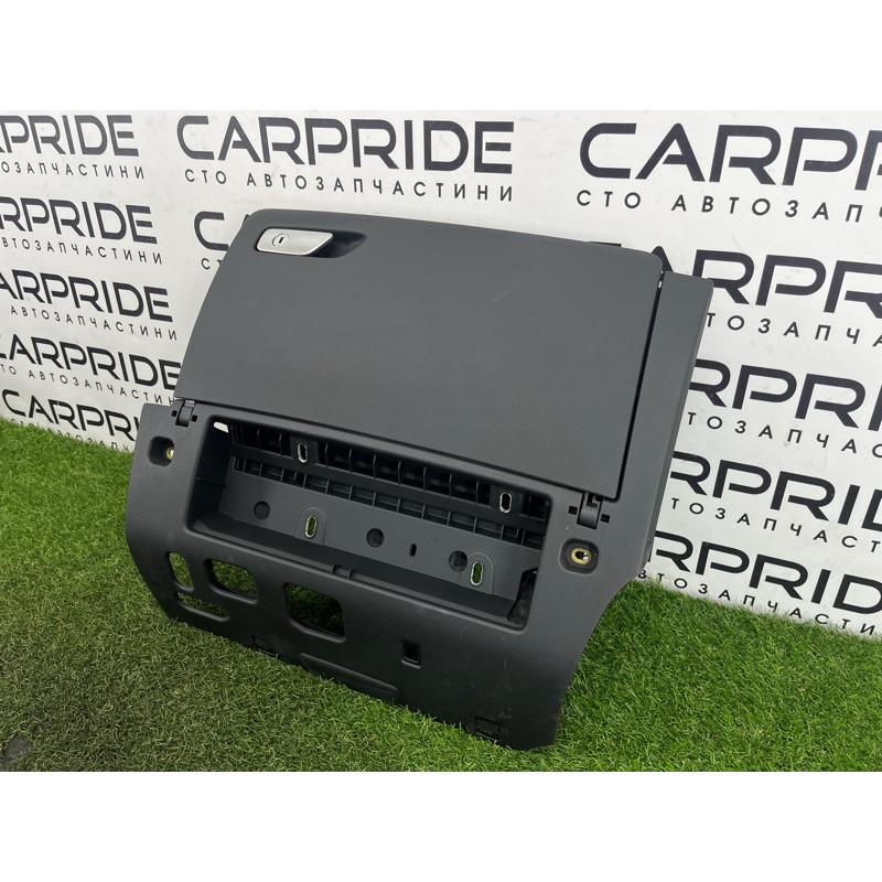 Бардачок (салон) AUDI A3 8V 2018 2.0 CZRA 8V5880302A6PS