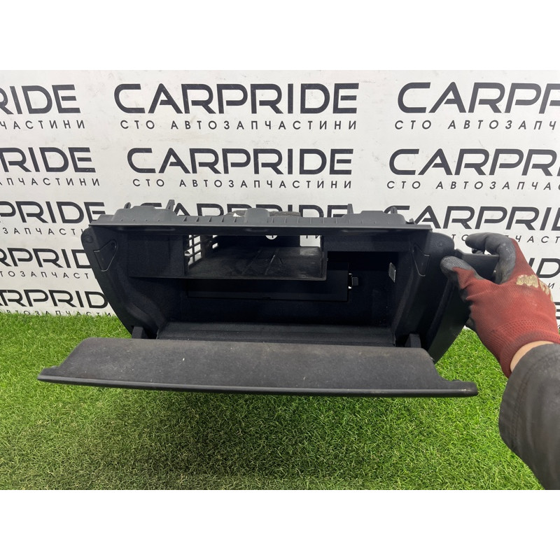 Бардачок (салон) AUDI A3 8V 2018 2.0 CZRA 8V5880302A6PS