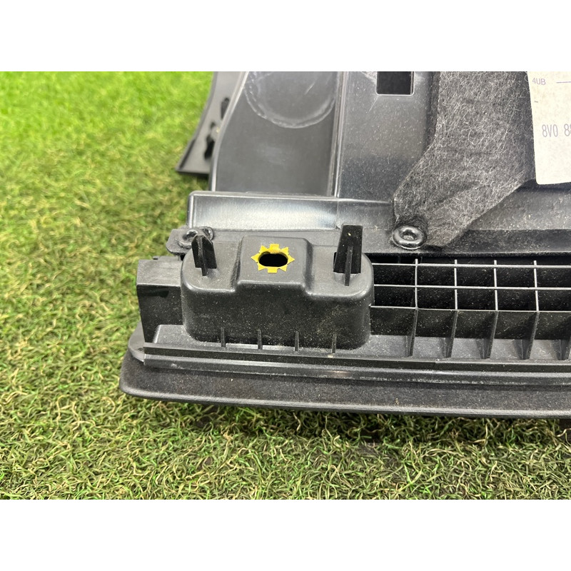 Бардачок (салон) AUDI A3 8V 2018 2.0 CZRA 8V5880302A6PS