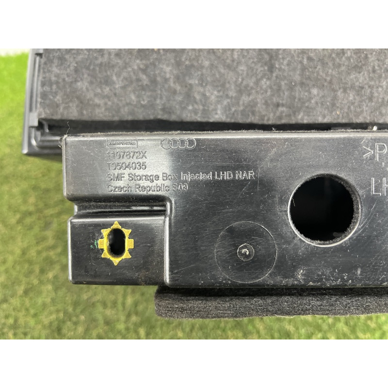 Бардачок (салон) AUDI A3 8V 2018 2.0 CZRA 8V5880302A6PS