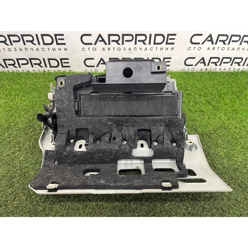 Бардачок (салон) AUDI A3 8V 2015 1.8 8V5880302BC5