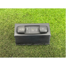 Гнездо USB/AUX