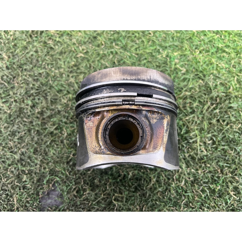 Поршень (двигатель и элементы) Volkswagen Amarok 2H 2012 2.0 tdi 03L107065N001