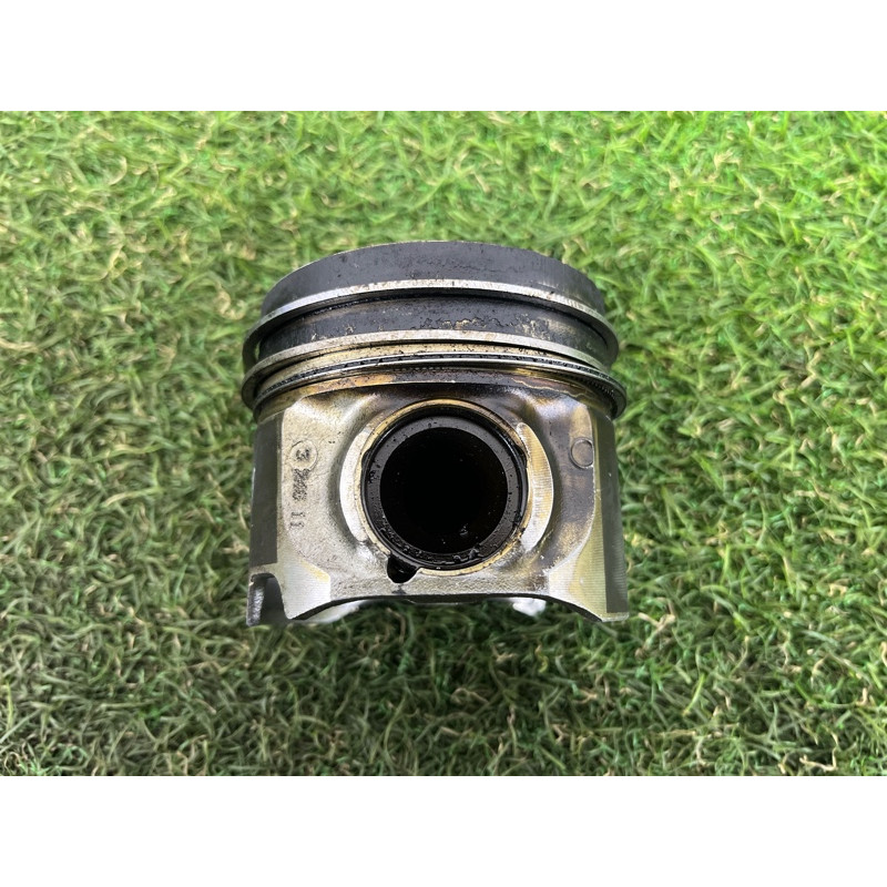 Поршень (двигатель и элементы) Volkswagen Touareg II NF 2013 3.0 059107065FD