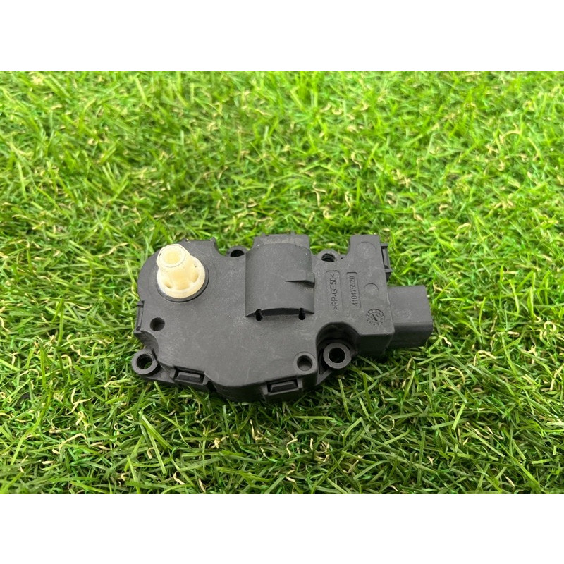 Привод заслонки отопителя (отопление и кондиционирование) Volkswagen Touareg NF 2012 3.0 7P0907511