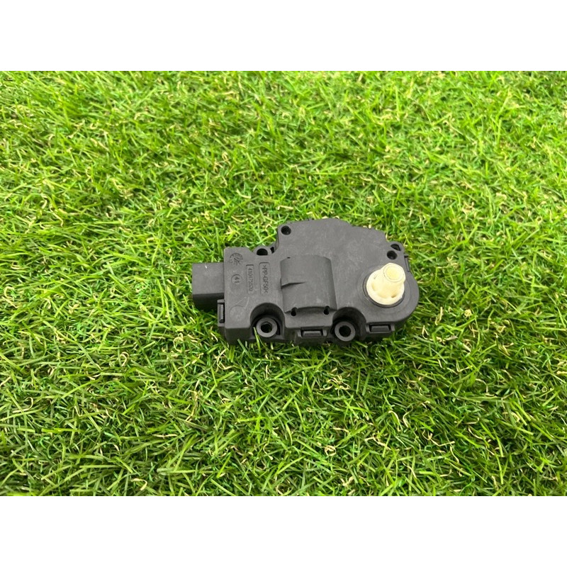 Привод заслонки отопителя (отопление и кондиционирование) Volkswagen Touareg NF 2012 3.0 7P0907511
