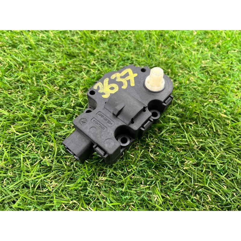 Привод заслонки отопителя (отопление и кондиционирование) Volkswagen Touareg NF 2012 3.0 7P0907511