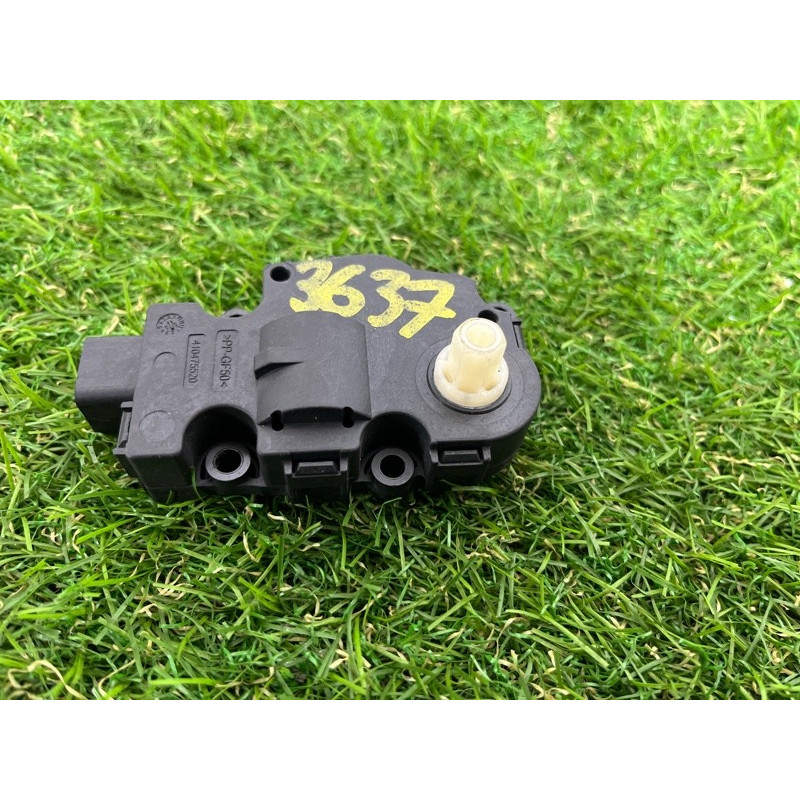 Привод заслонки отопителя (отопление и кондиционирование) Volkswagen Touareg NF 2012 3.0 7P0907511
