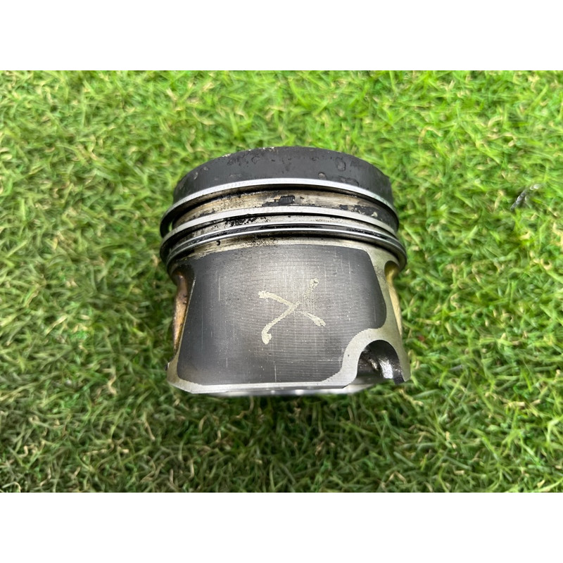 Поршень (двигатель и элементы) Volkswagen Amarok 2H 2012 2.0 tdi 03L107065N001