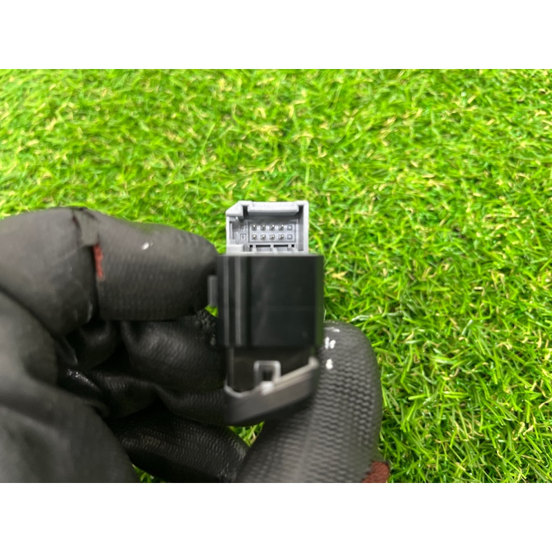 Кнопка памяти сидения (электрика / кнопки) AUDI Q5 8R 2012 3.2 CALB 8R0959769V10