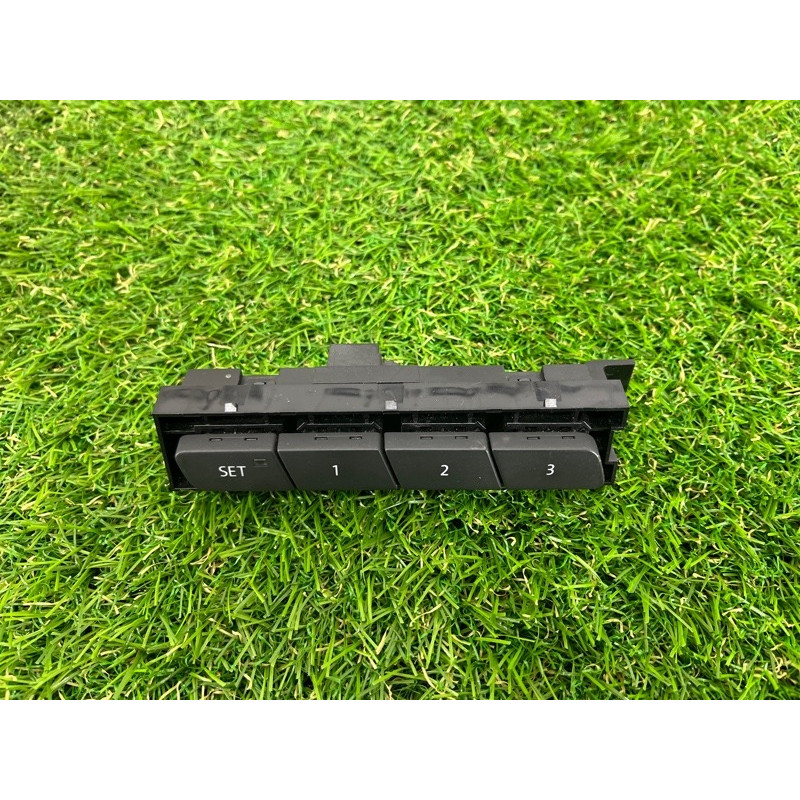 Кнопка памяти сидения (электрика / кнопки) Volkswagen Touareg NF 2012 3.0 7P1959769A