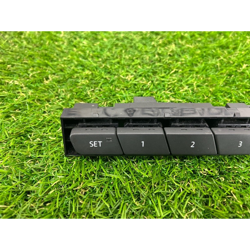 Кнопка памяти сидения (электрика / кнопки) Volkswagen Touareg NF 2012 3.0 7P1959769A