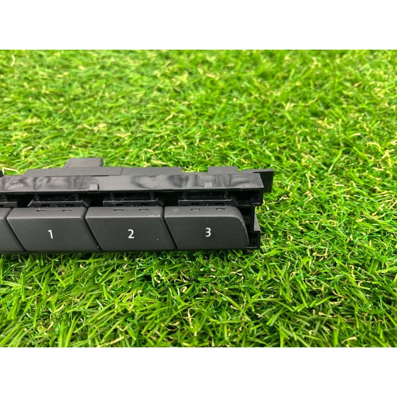 Кнопка памяти сидения (электрика / кнопки) Volkswagen Touareg NF 2012 3.0 7P1959769A