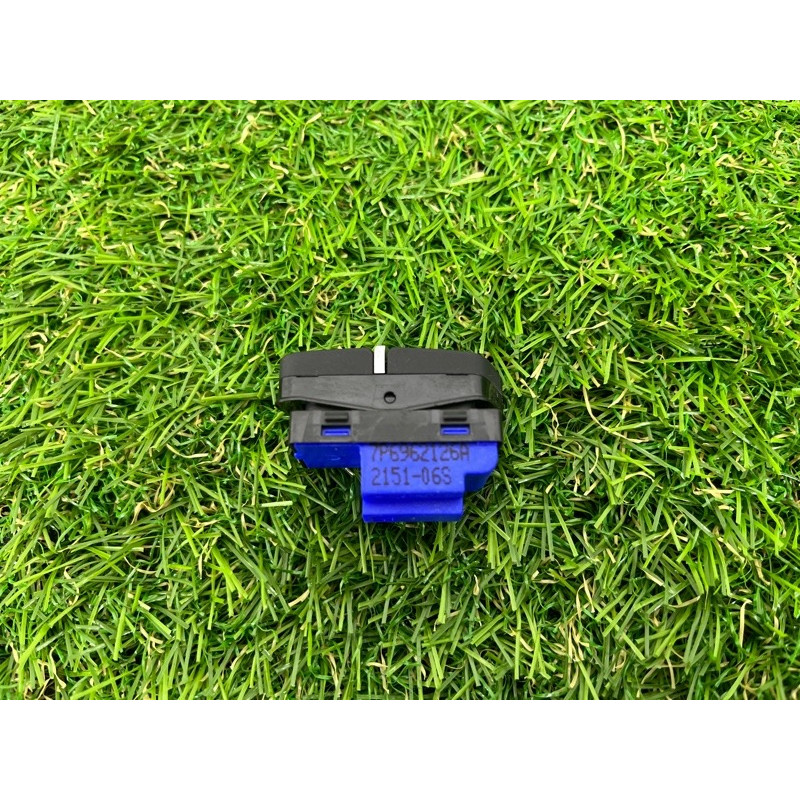 Кнопка блокировки центрального замка (электрика / кнопки) Volkswagen Touareg NF 2012 3.0 7P6962126A