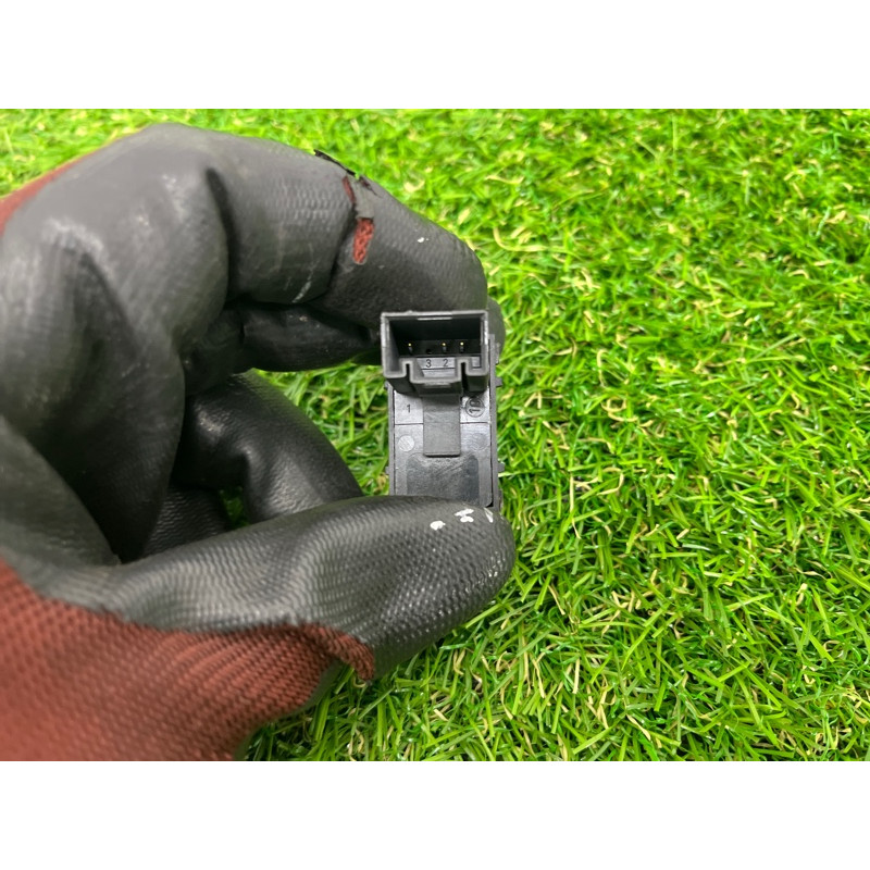 Кнопка стеклоподъемника (электрика / кнопки) Volkswagen Touareg NF 2012 3.0 5K0959855XSH