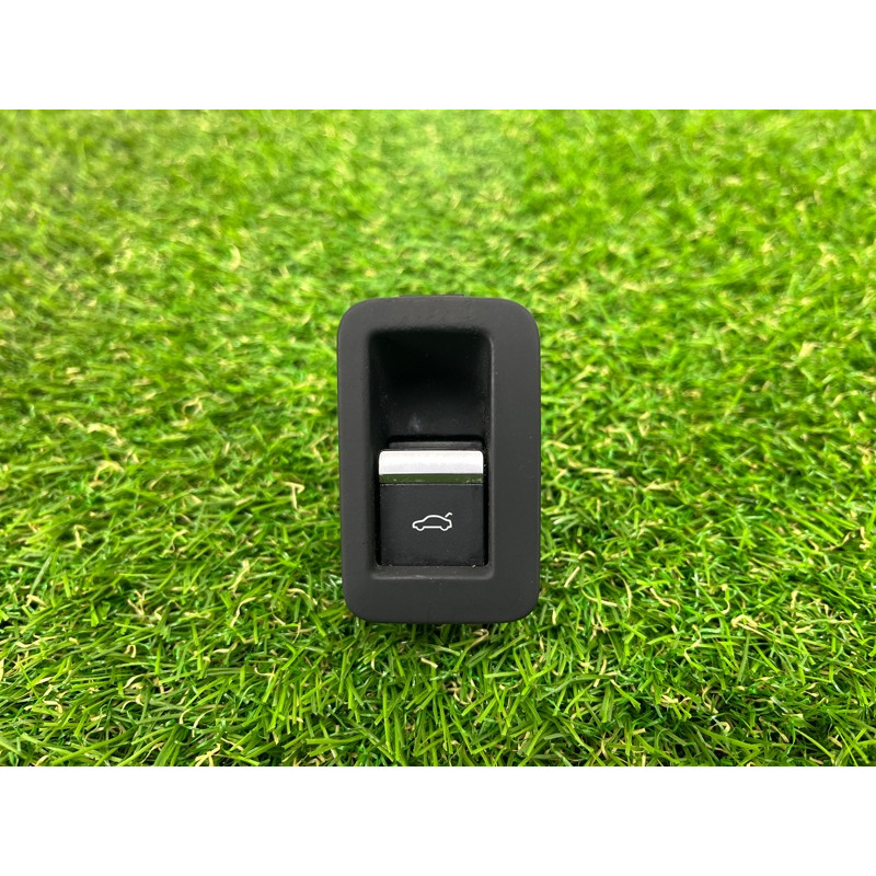 Кнопка открывания крышки багажника (электрика / кнопки) AUDI A4 B9 2017 2.0 4M0959831A5PR