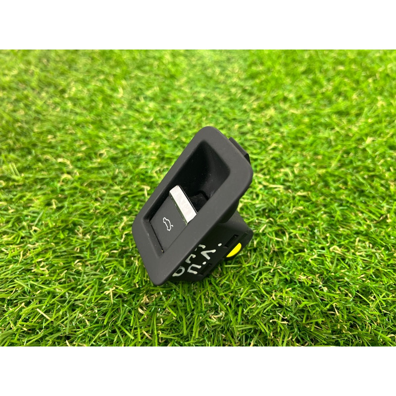 Кнопка открывания крышки багажника (электрика / кнопки) AUDI A4 B9 2017 2.0 4M0959831A5PR