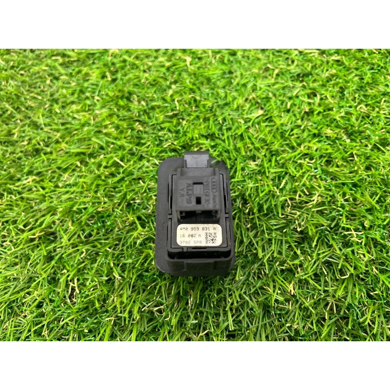 Кнопка открывания крышки багажника (электрика / кнопки) AUDI A4 B9 2017 2.0 4M0959831A5PR