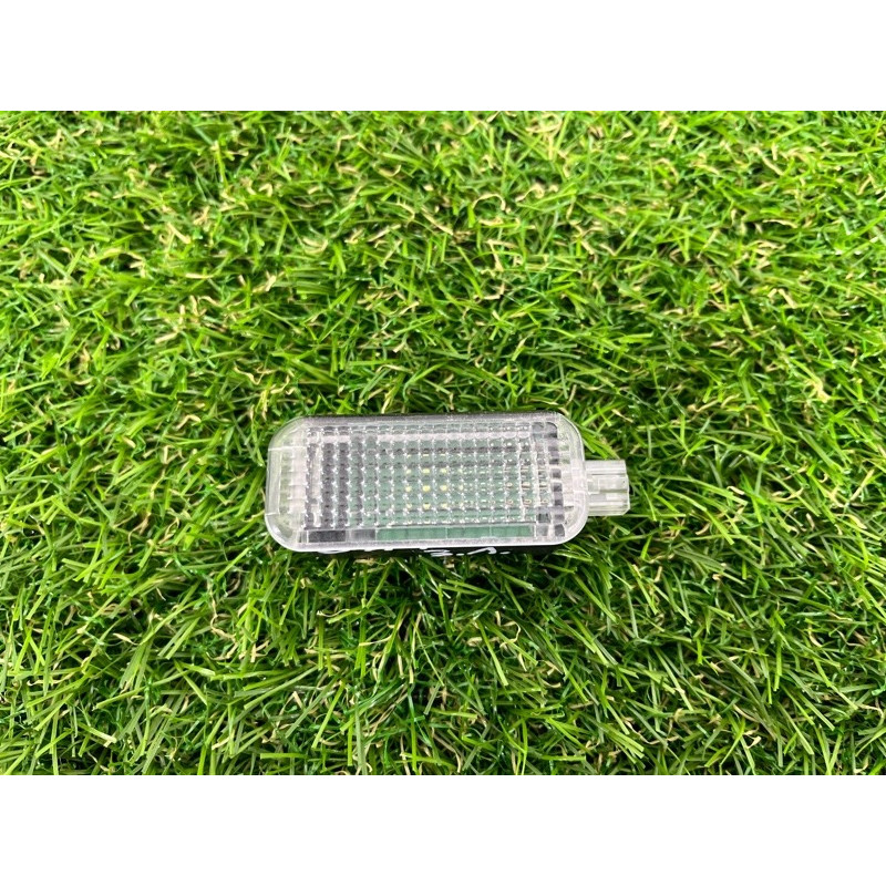 Плафон карты двери (электрика) AUDI A4 B9 2017 2.0 4E0947415