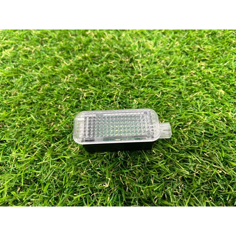 Плафон карты двери (электрика) AUDI A4 B9 2017 2.0 4E0947415