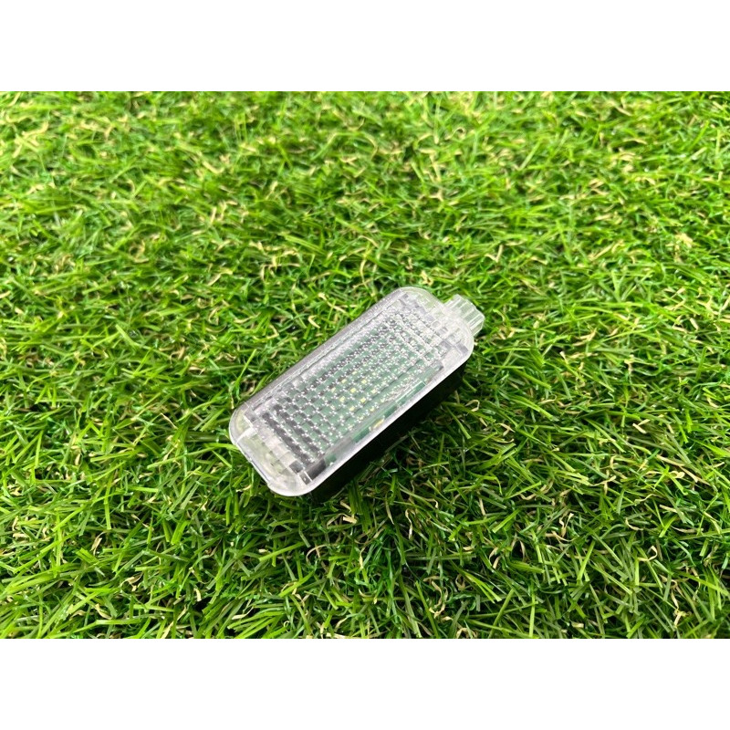 Плафон карты двери (электрика) AUDI A4 B9 2017 2.0 4E0947415