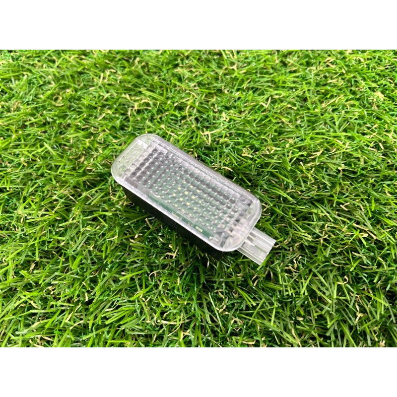 Плафон карты двери (электрика) AUDI A4 B9 2017 2.0 4E0947415