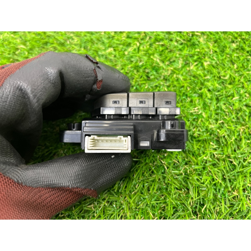 Кнопка памяти сидения (электрика / кнопки) Hyundai Ioniq AE 2021 1.6 Hybrid 93250G2000MGS