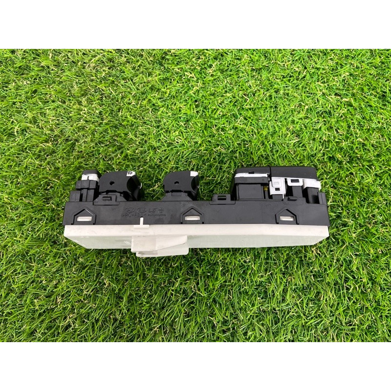 Блок кнопок стеклоподъемников (электрика / кнопки) Hyundai Santa Fe TM 2019 2.4GDI 93571S1140NNB