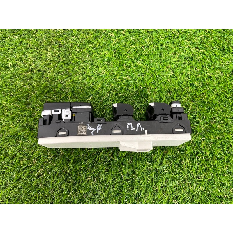 Блок кнопок стеклоподъемников (электрика / кнопки) Hyundai Santa Fe TM 2019 2.4GDI 93571S1140NNB