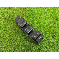 Блок кнопок стеклоподъемников