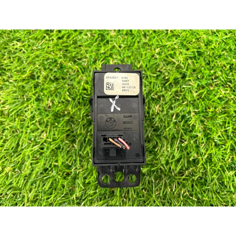 Кнопка стоянкового гальма (електрика / кнопки) BMW 5-series G30 2017 2.0 B46B20 61319109311