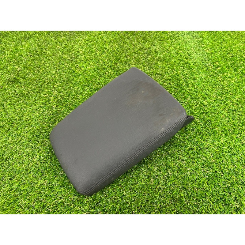 Крышка подлокотника (салон) AUDI A4 B9 2017 2.0 8W0864207H38M